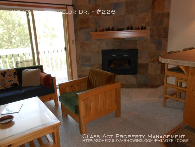 Building Photo - 19717 Mt Bachelor Dr