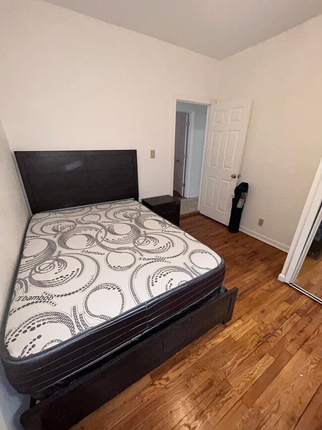 Foto del edificio - 636 E 230th St