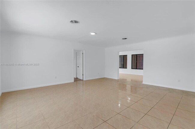 Foto del edificio - 4210 SW 20th St