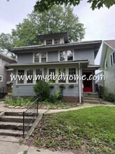 Building Photo - 3008 Hoagland Ave
