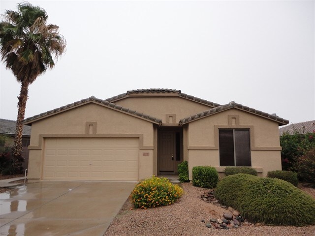 Primary Photo - 2150 E Bellerive