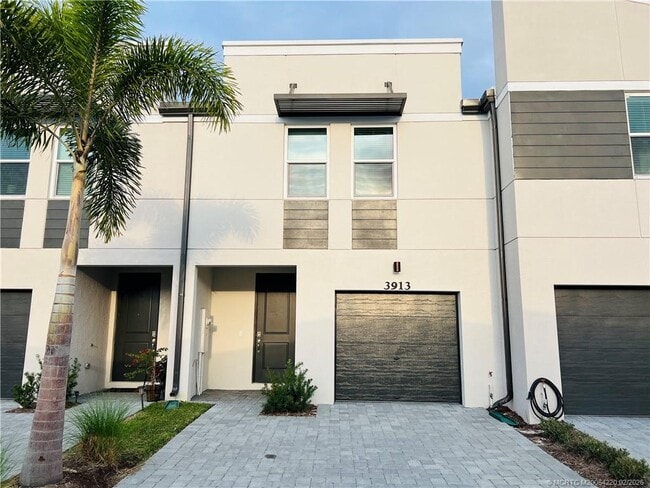 Foto del edificio - 3913 SE Mentmore Ln