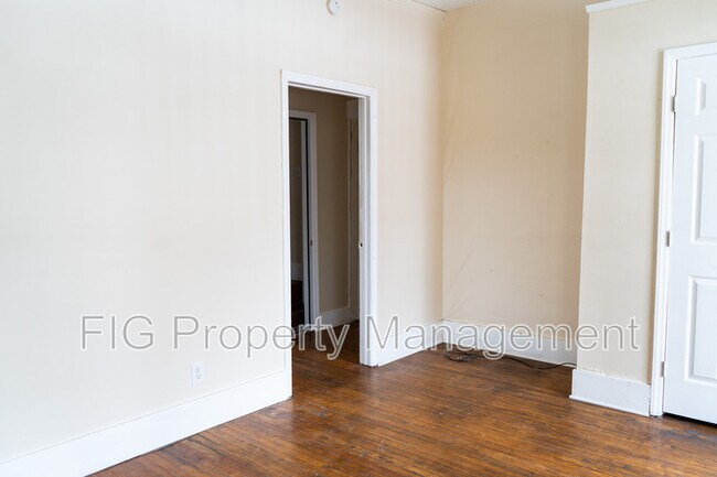 Foto del edificio - 119 West Moody Avenue - 1