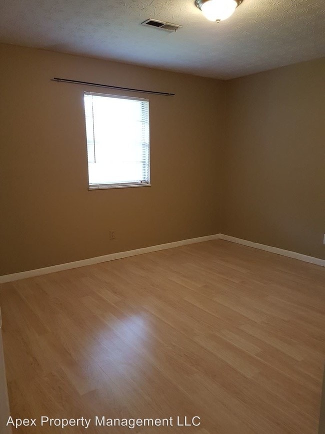 Building Photo - 302 S David Ln