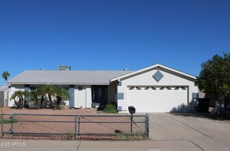 Building Photo - 4046 E Hidalgo Ave