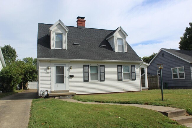 Building Photo - 2100 E Gum St