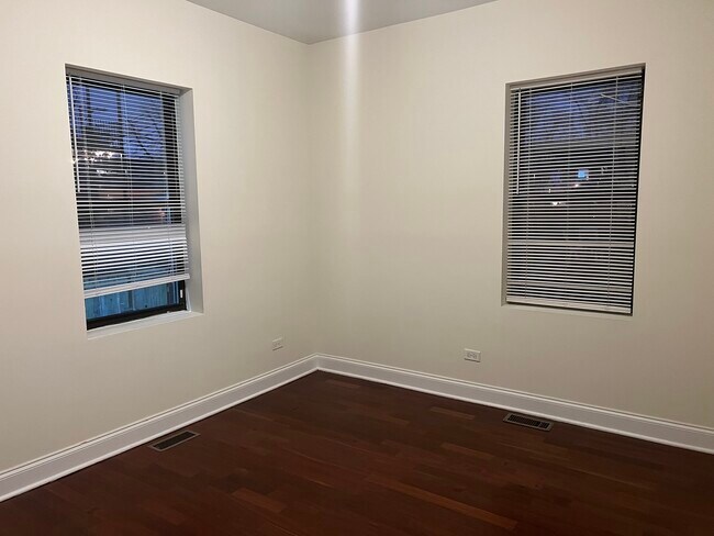 Foto del edificio - 7208 N Wolcott Ave