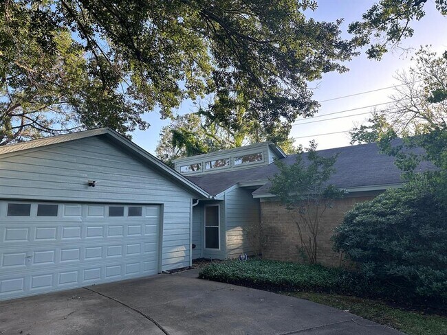 Foto del edificio - 5219 Blueberry Hill Dr
