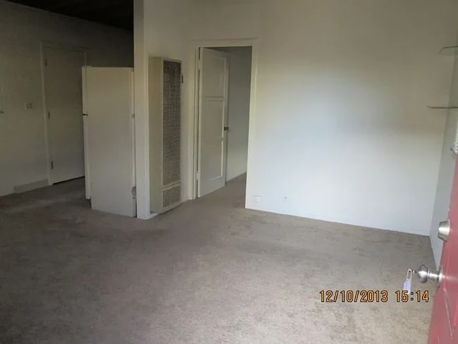 Building Photo - 221 Highland Dr