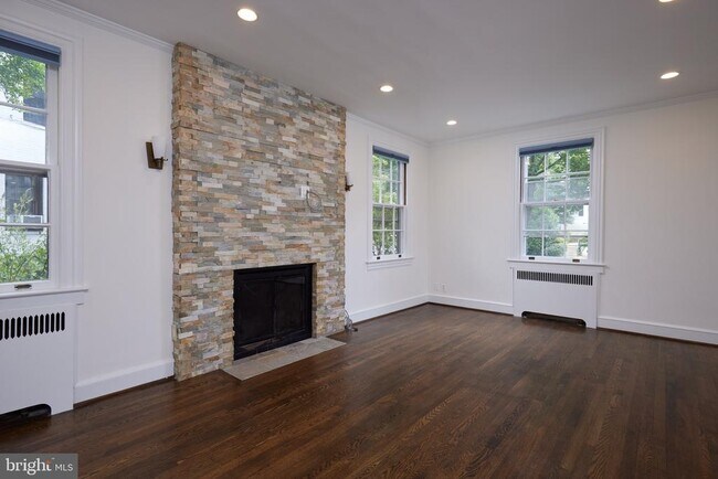 Building Photo - 4206 Leland St