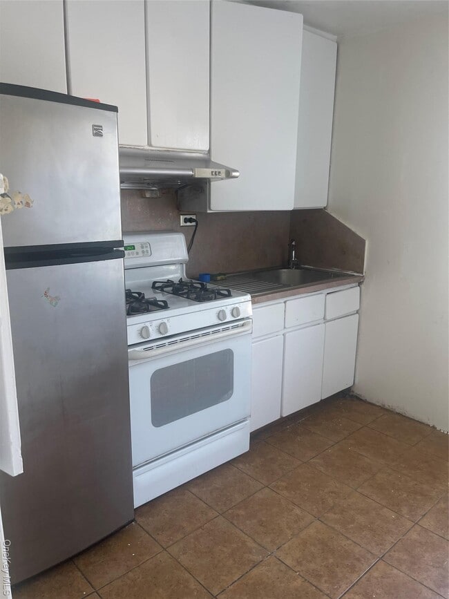 Foto del edificio - 87-16 260th St