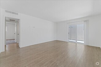 Building Photo - 5709 Hazeltine Ave