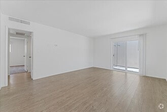 Building Photo - 5709 Hazeltine Ave