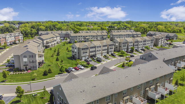 Building Photo - 120 Saddlebrook Dr