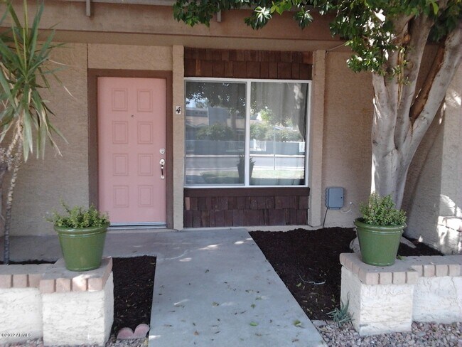 Foto del edificio - 1302 E Maryland Ave