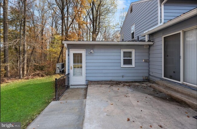 Building Photo - 1212 Rainbow Dr