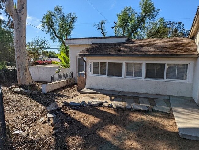 Building Photo - 2221 Suncrest Blvd