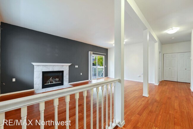 Foto del edificio - 3 br, 2 bath House - 6847 47th Lane SE #B