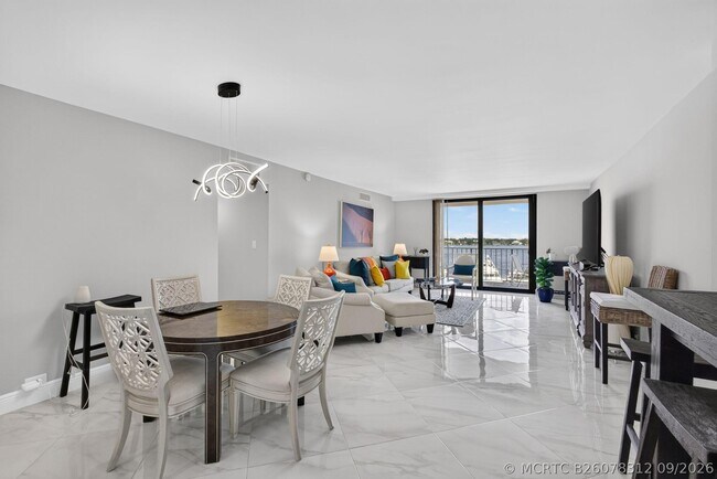 Building Photo - 1208 Marine Way W