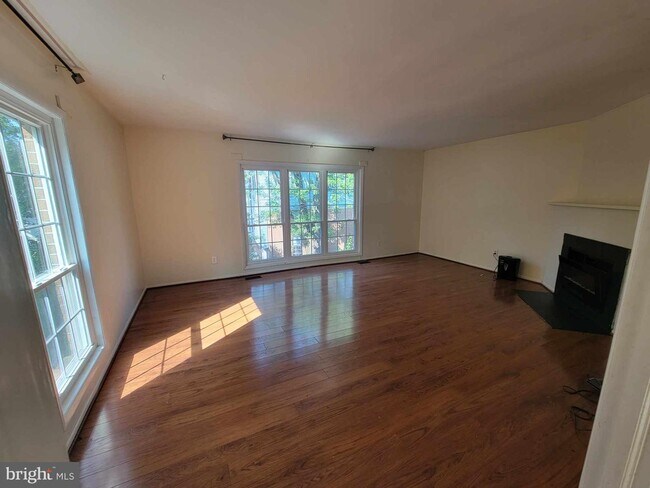 Foto del edificio - 2928 Aspen Hill Rd