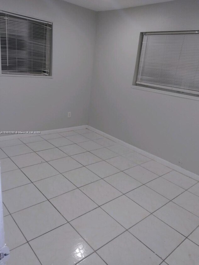 Foto del edificio - 3600 SW 32 Ave