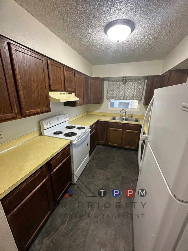 Building Photo - 2 Bedroom | 1 Bathroom Unit in Waterloo