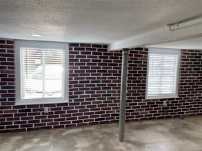 Building Photo - 2204 Terry St