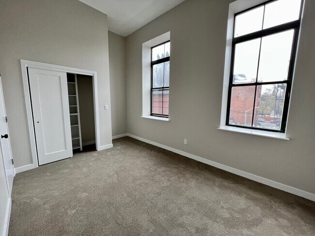 Foto del edificio - 1654 Washington St