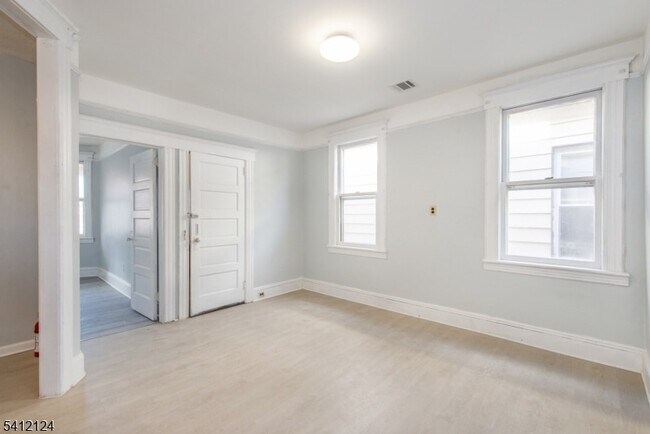 Foto del edificio - 51 Maple St