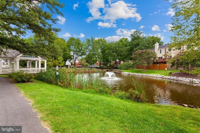 Foto del edificio - 6531 Kemper Lakes Ct