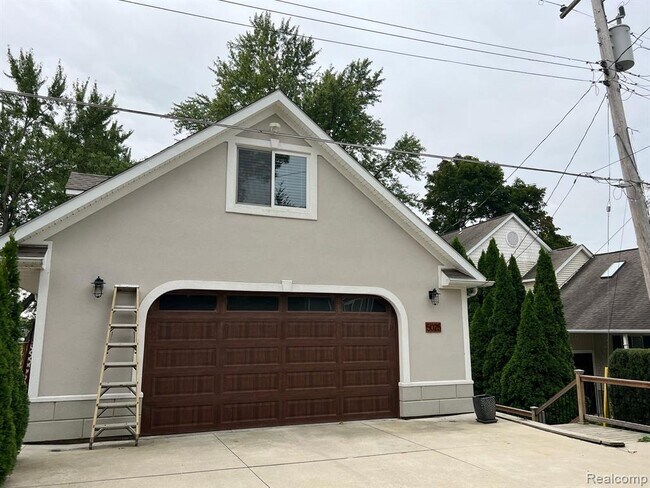 Building Photo - 5025 Harp Dr