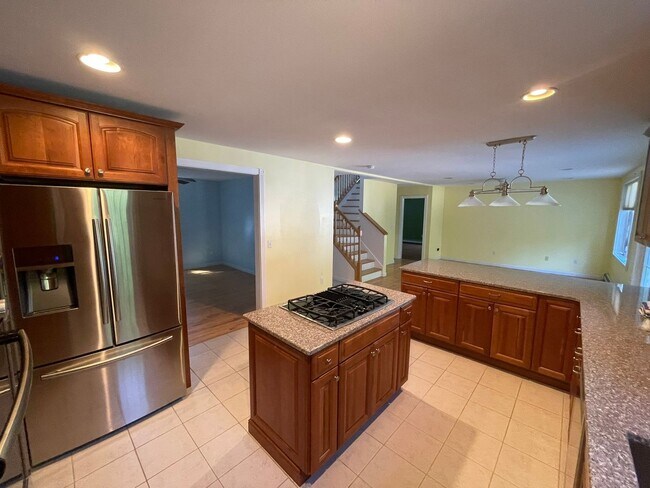 Building Photo - 3 Bed 2.5 Bath Home in Dover