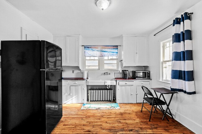Building Photo - 406 E Baltimore Blvd