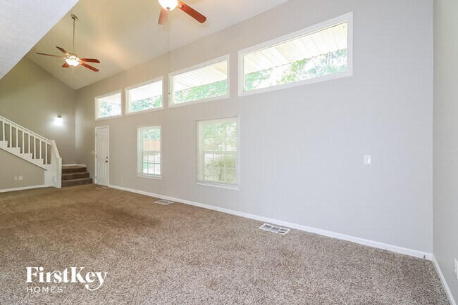 Building Photo - 3975 Sandy Plains Rd