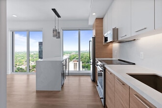 Building Photo - 200 Redpath Ave