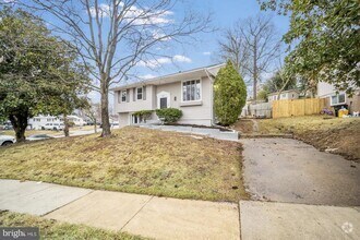 Building Photo - 5711 Westgate Rd