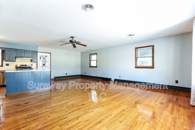 Building Photo - 486 Mercer St