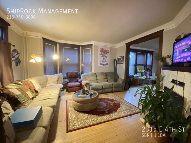 Foto del edificio - 2315 E 4th St