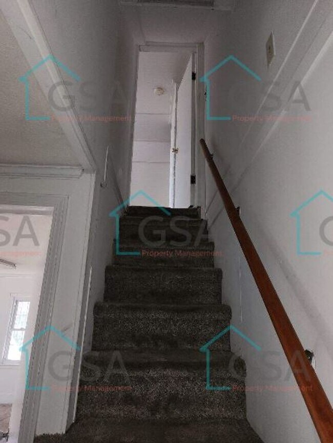Foto del edificio - 3 Bedroom 2 Bathroom Available!