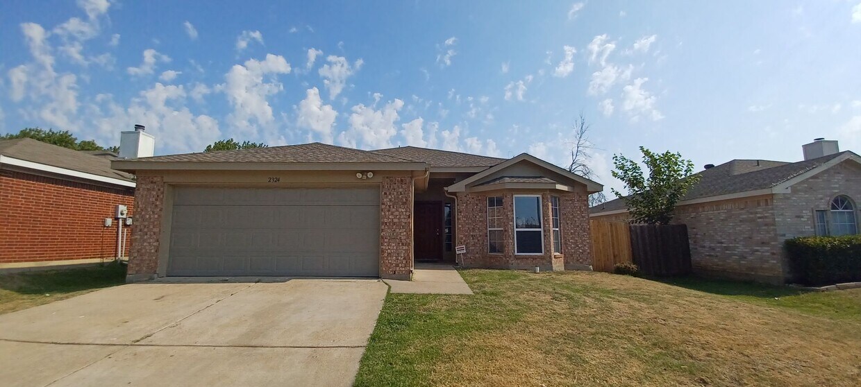 Primary Photo - Move In Ready! 3 Bedrooms, 2 Bathrooms, 2 ...