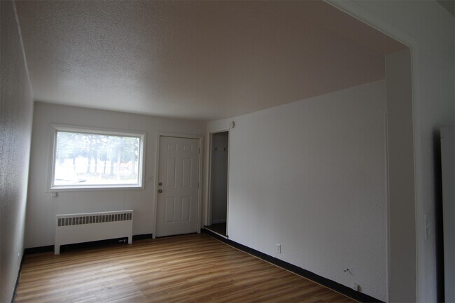 Building Photo - 78 Dunbar Ave