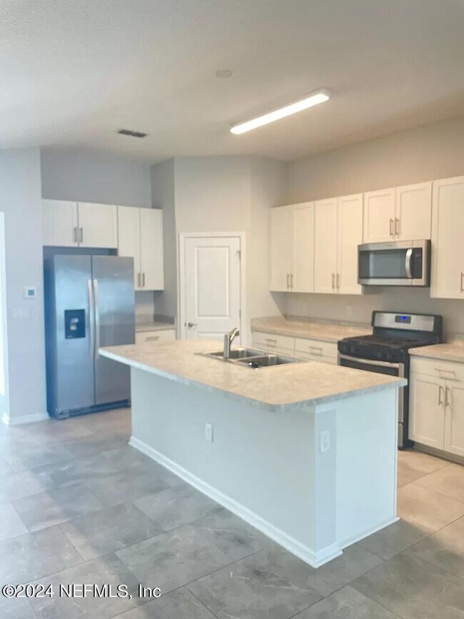 Foto del edificio - 78 Newland Ct