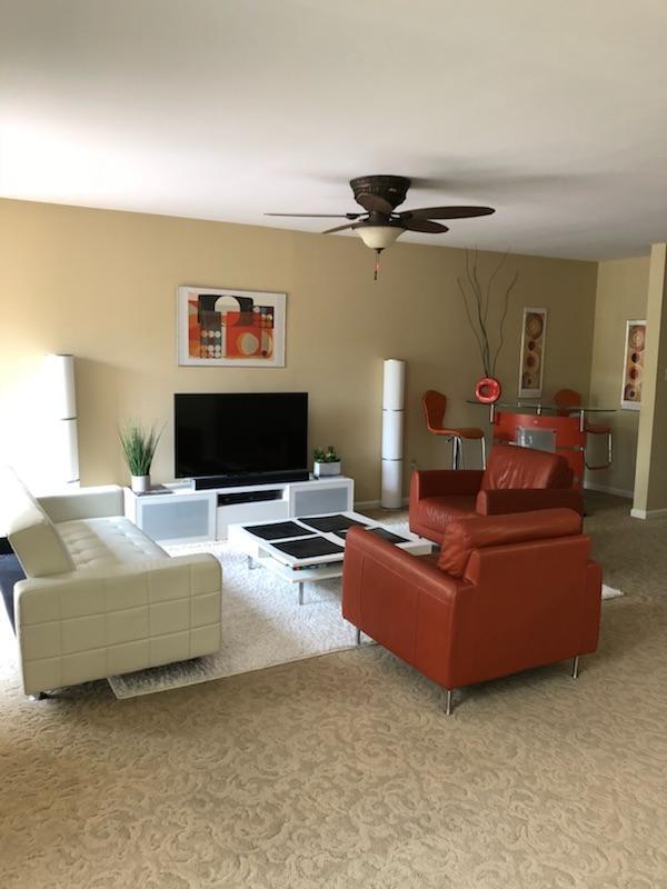 Den - 218 E Village Ln