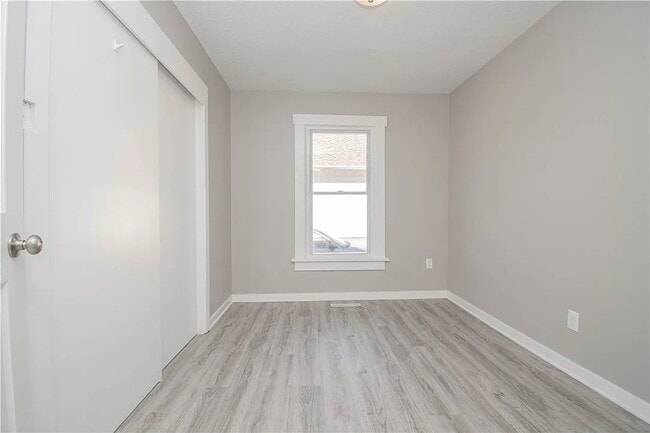 Building Photo - 409 3rd St