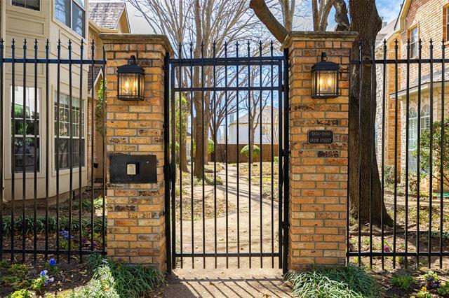 Foto del edificio - 5856 Oram St