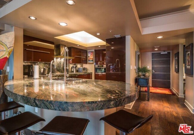 Foto del edificio - 13700 Marina Pointe Dr