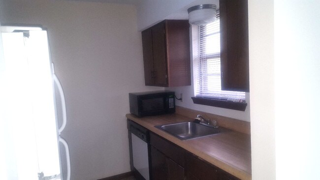 Foto del edificio - 3300 Albany Ct