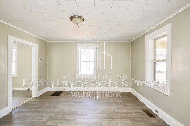 Foto del edificio - 438 24th St NW