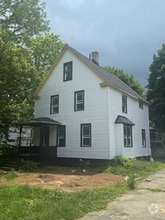 Building Photo - 3202 Bradwell Ave