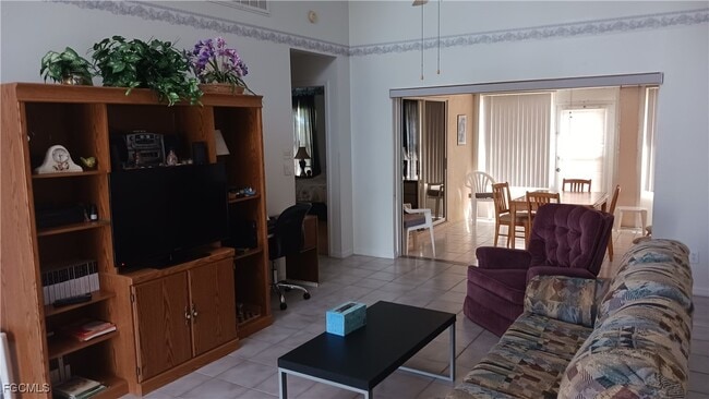 Foto del edificio - 17704 Acacia Dr